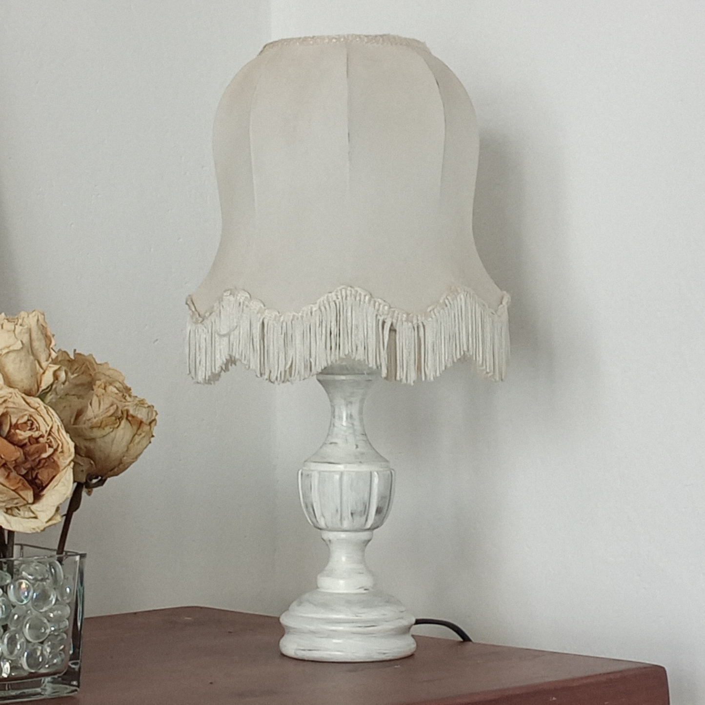 Lampade da comodino in legno con paralume in tessuto naturale