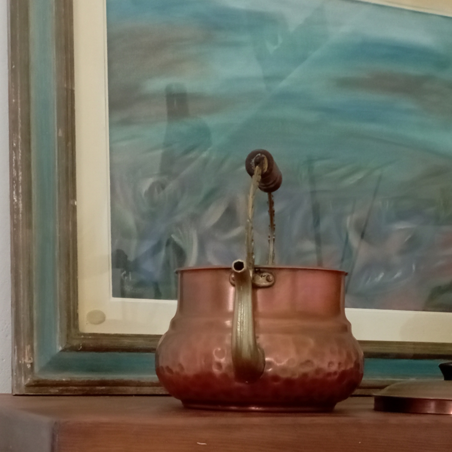 Teiera/Brocca in Rame Martellato con Manico in Ottone e Legno – Artigianato Toscano